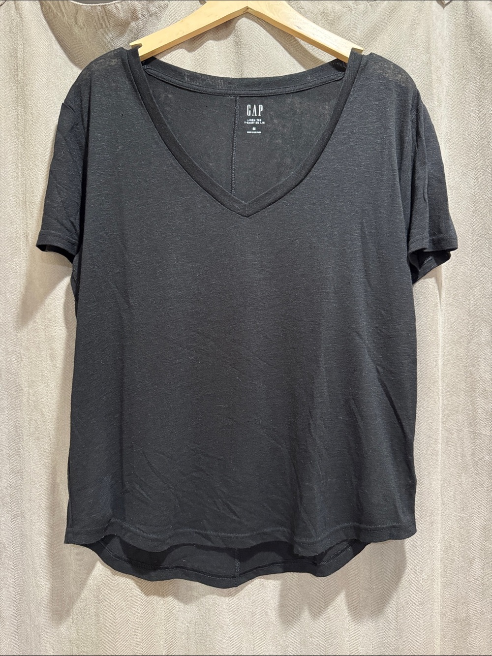 GAP Linen Blend Black V-Neck Short Sleeve Tee